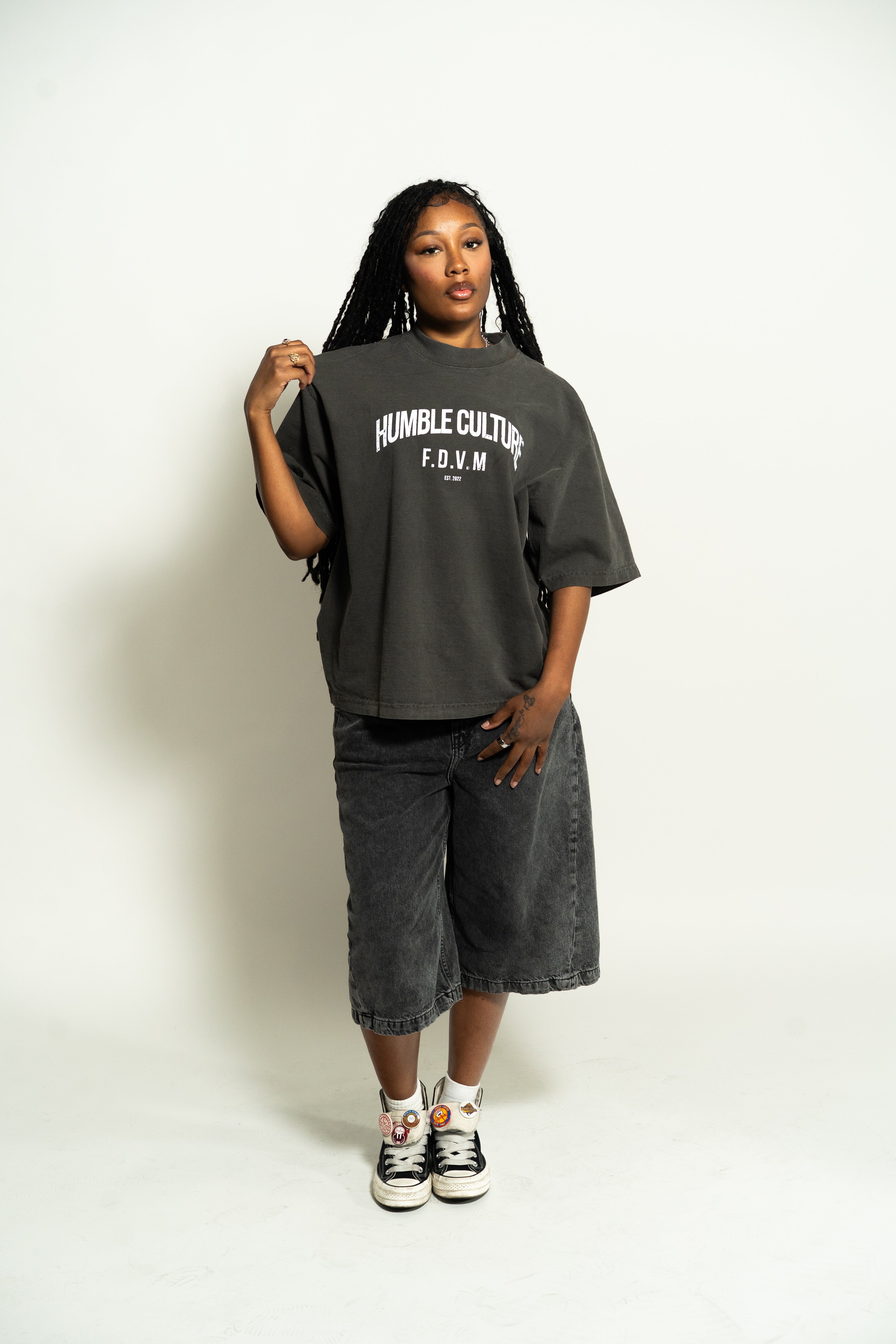 Flexing Doesn't Validate Me T-shirt Washed Charcoal
